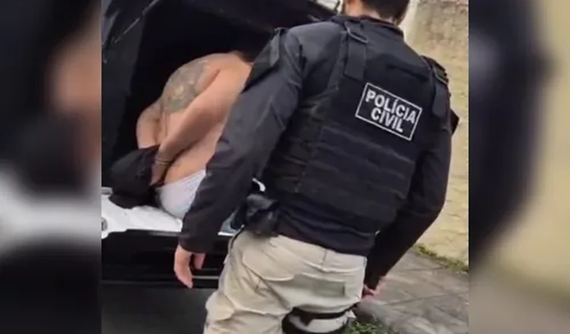 Homem de 39 anos, liderança de facção de Pernambuco, é preso em Maceió com arma e veículo