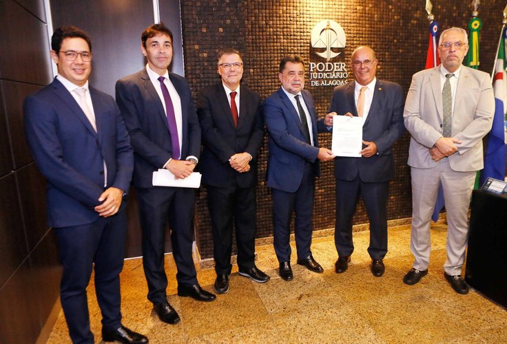 Presidente do TJAL recebe lista sêxtupla do Ministério Público