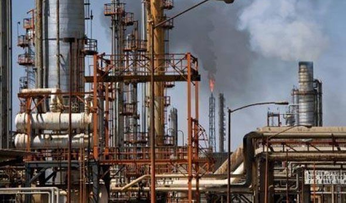 Petrobras reduz preços da gasolina e do diesel nas refinarias