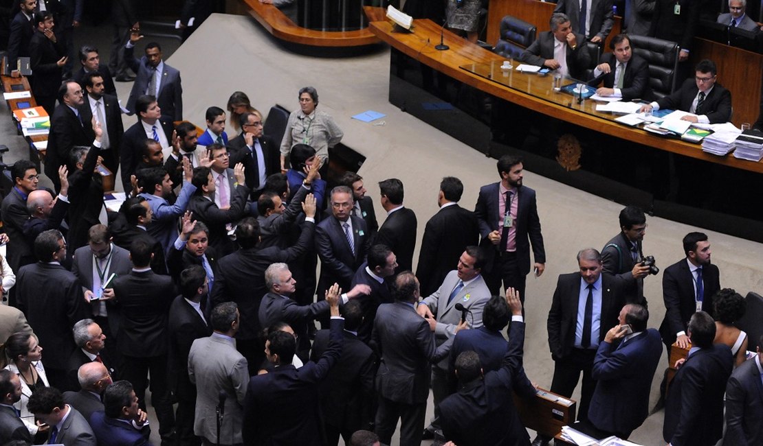 Câmara aprova em 1º turno PEC que torna a vaquejada constitucional