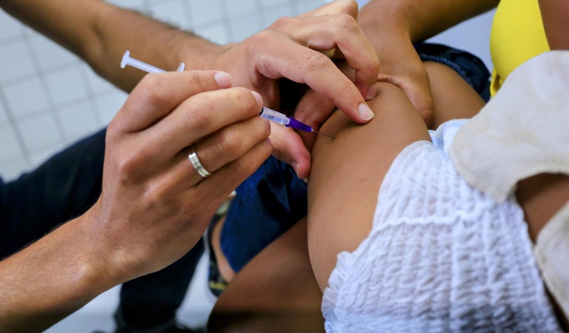 Cria realiza dia D de vacinação na cidade de Cacimbinhas