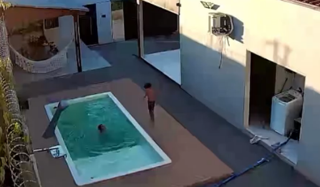 Novo vídeo mostra momento em que crianças se afogam em piscina de residência em Arapiraca