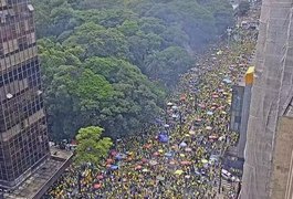 Apoiadores de Bolsonaro fazem ato em defesa do ex-presidente na Avenida Paulista