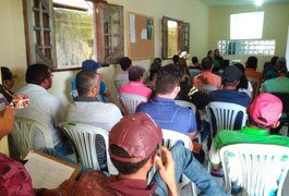 Agricultores girauenses participam de palestra sobre cooperativismo