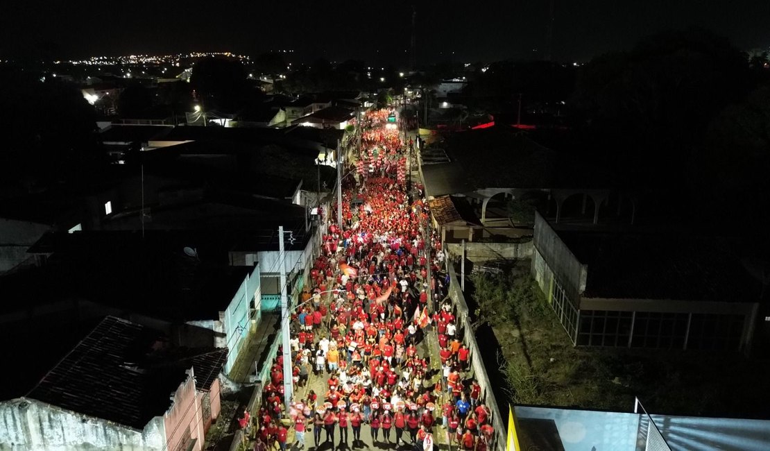 Campanha de Ronaldo Lopes e Valdinho é encerrada em clima de festa com caminhada histórica em Penedo