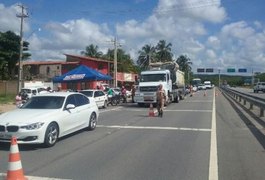 DER registra 42 autuações em duas horas de Operação Prévia Junina na AL-101 Sul