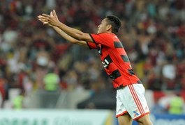 Flamengo vence fora de casa e se aproxima da classificação