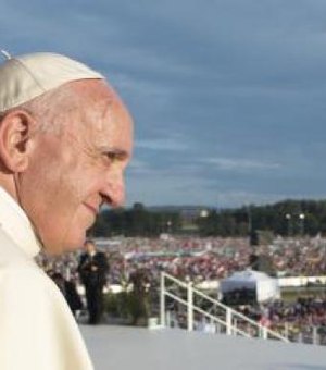 Papa Francisco passa bem, mas deve ficar internado por sete dias após cirurgia