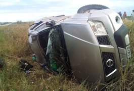 Vídeo. Capotamento deixa um morto e outro ferido entre São Sebastião e Junqueiro