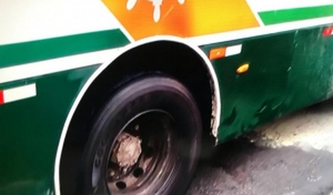 Princípio de incêndio em ônibus assusta passageiros em Maceió