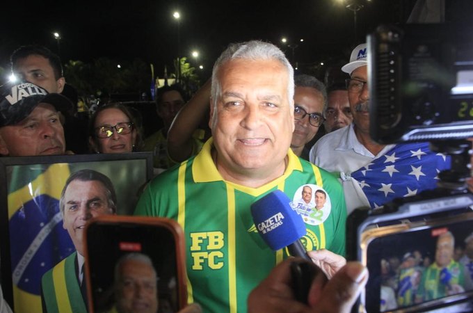 Em grande carreata por Maceió, Alfredo Gaspar dispara: Lula é o pai de Lulinha, que roubou os aposentados, e pai do Tigrinho, que também roubou o povo brasileiro