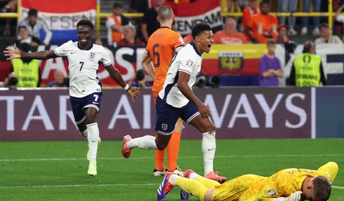 Inglaterra marca no fim, vira sobre a Holanda e vai à final da Eurocopa