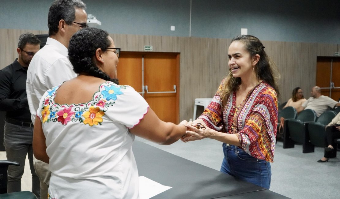 Cerca de 60 servidores nomeados em concurso de 2002 iniciam atuação na Uncisal
