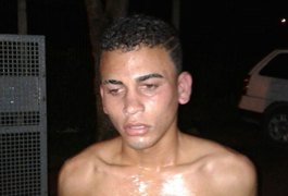 Polícia prende suspeito de roubar carro em frente a escola em Maceió