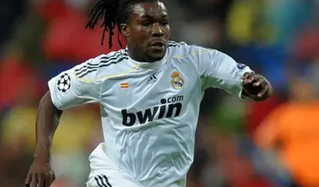 Ex-Real Madrid sofre AVC e é hospitalizado na Holanda