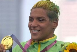 É ouro! Ana Marcela Cunha vence maratona aquática em Tóquio