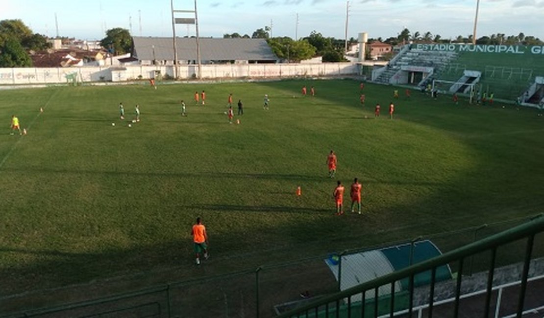 Coruripe treina para mais um amistoso durante folga na tabela do Alagoano
