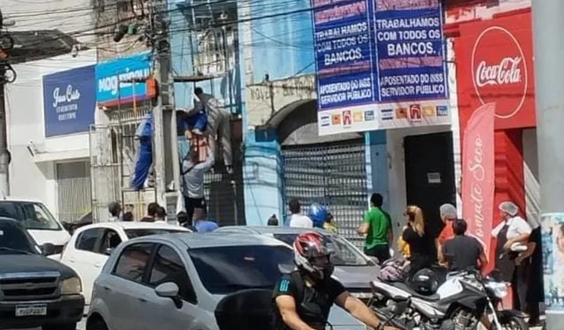 Homem é eletrocutado após tocar em fiação de alta tensão, no Centro de Maceió