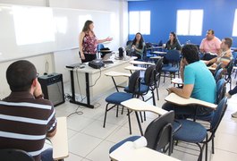 Quase metade dos alunos que entraram na graduação em 2010 desistiram do curso