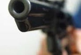 Criminosos invadem residência e fazem vítima refém, em Arapiraca