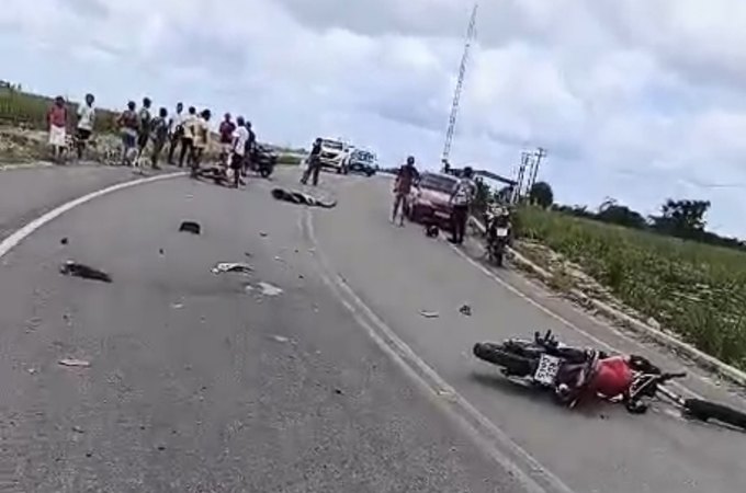 Acidente entre carro e motocicleta deixa dois homens feridos em Teotônio Vilela