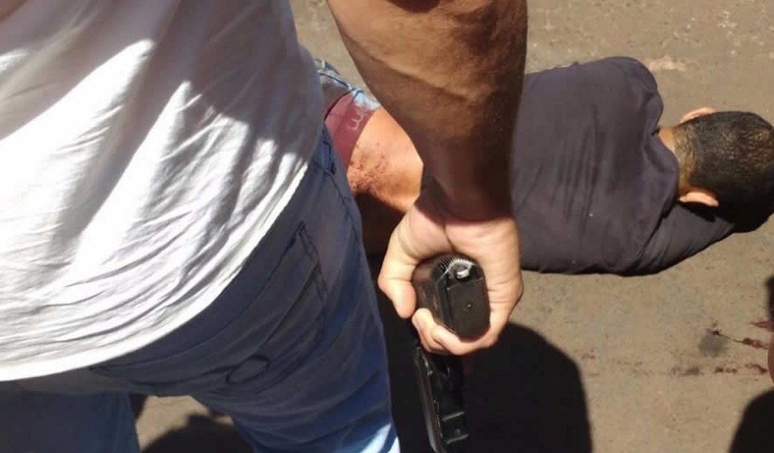 Policial à paisana flagra assalto a mercado e prende ladrão