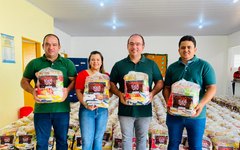 Prefeitura de Junqueiro entrega cestas básicas a famílias atendidas pela Casa da Sopa