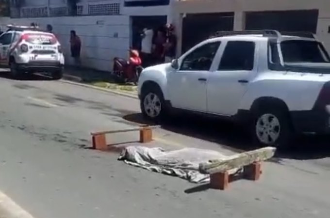 Homem é morto a facadas pelo próprio amigo após discussão no Salvador Lira, em Maceió