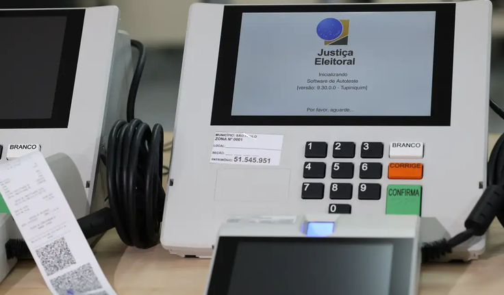 TSE contabilizou ﻿35 mil votos após as 17h e Lula venceu Flávio Bolsonaro por 4,4 milhões