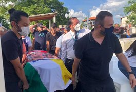 Corpo do cantor sertanejo Maurílio é sepultado em Imperatriz, no Maranhão