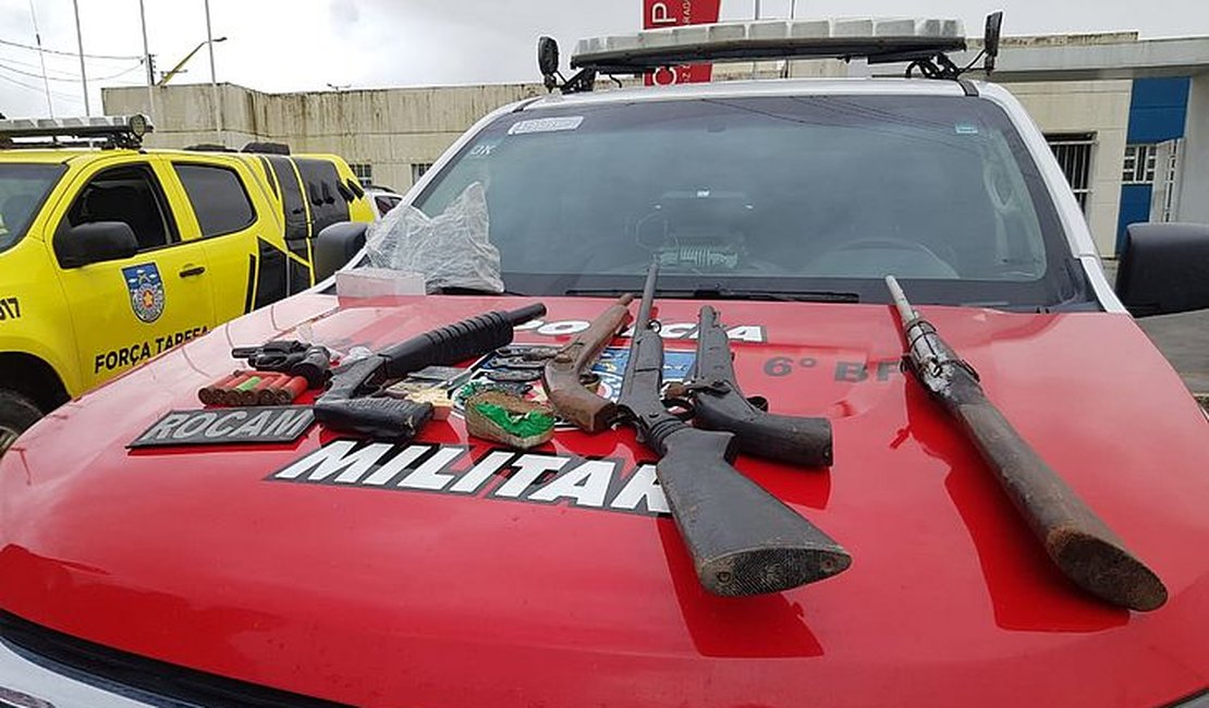 Dupla é presa com armas de fogo e drogas em operação no Litoral Norte