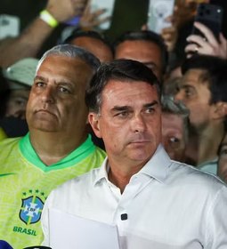 PL, partido de Flávio Bolsonaro, reconhece resultado da eleição, mas cobra esclarecimentos