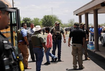 Ataque a tiros em escola no Texas mata ao menos 18 crianças e um professor