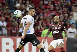 Flamengo vence Santos por 1 a 0 e se mantém na liderança do Campeonato Brasileiro