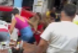 VÍDEO: Pessoas se envolvem em confusão no meio da rua após eliminação do Brasil na Copa, em Alagoas