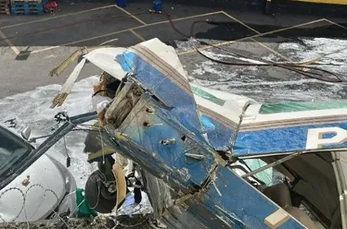 Avião cai e bate em prédio em Belo Horizonte; duas pessoas morrem