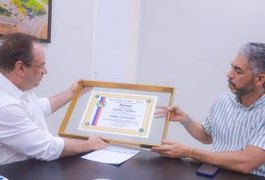 Prefeito Luciano Barbosa recebe honraria da Loja Maçônica de Arapiraca