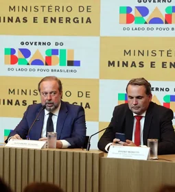 Governo cria subsídio de até R$ 0,89 para segurar preço da gasolina