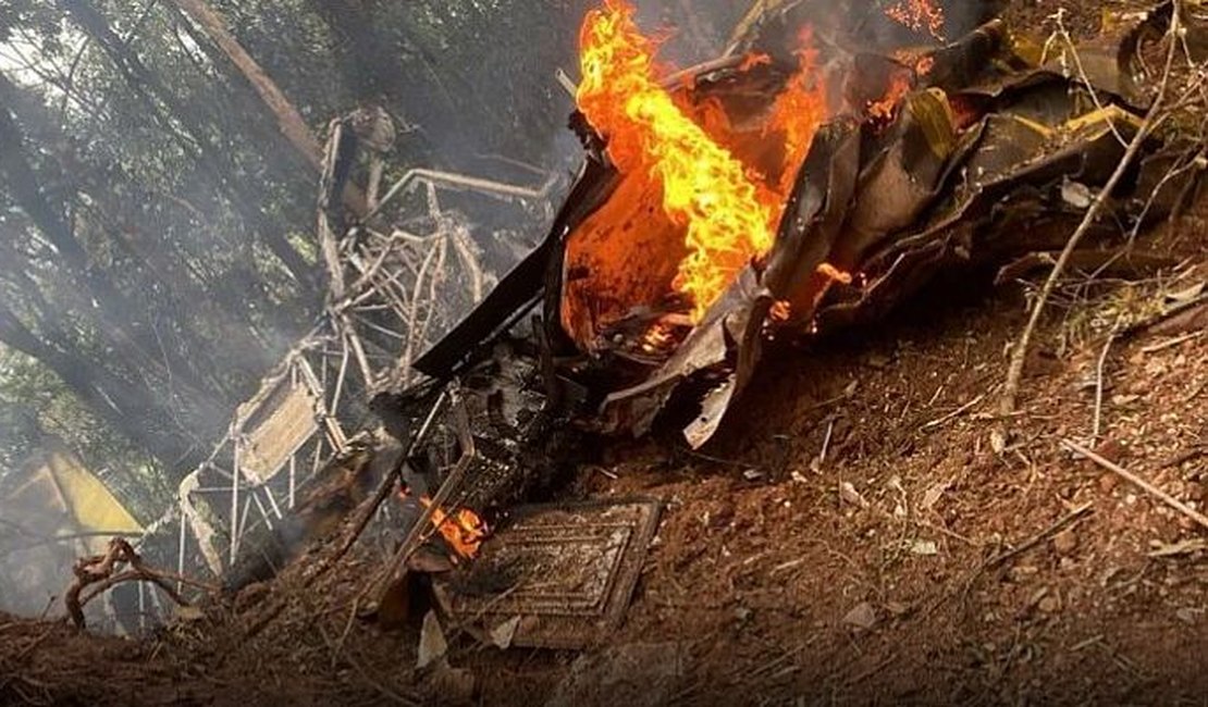 Piloto morre carbonizado em queda de avião usado para combater incêndios em Minas Gerais