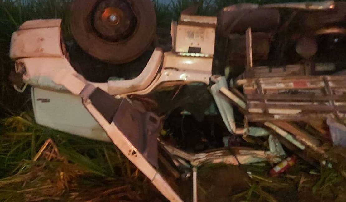 Motorista fica preso às ferragens após acidente entre Teotônio Vilela e Campo Alegre