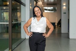 Escritora Márcia de Assis leva projeto de incentivo à leitura para escolas e instituições em Alagoas