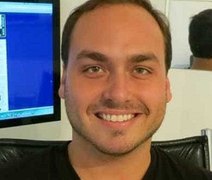 Bolsonaro analisa nomear filho para Comunicação Social