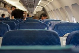 Companhia Aérea deve indenizar cliente após falha na prestação de assistência a idosa de 92 anos, em AL