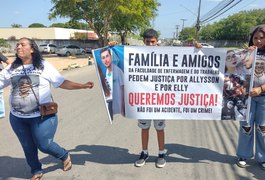 VÍDEO. Familiares e amigos de motociclista morto atingido por carro na contramão fazem protesto em Arapiraca