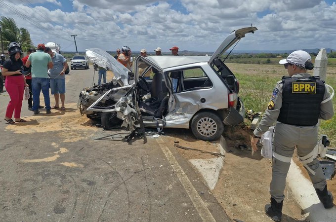 Grave acidente entre carros deixa homem ferido na AL 486, em Arapiraca