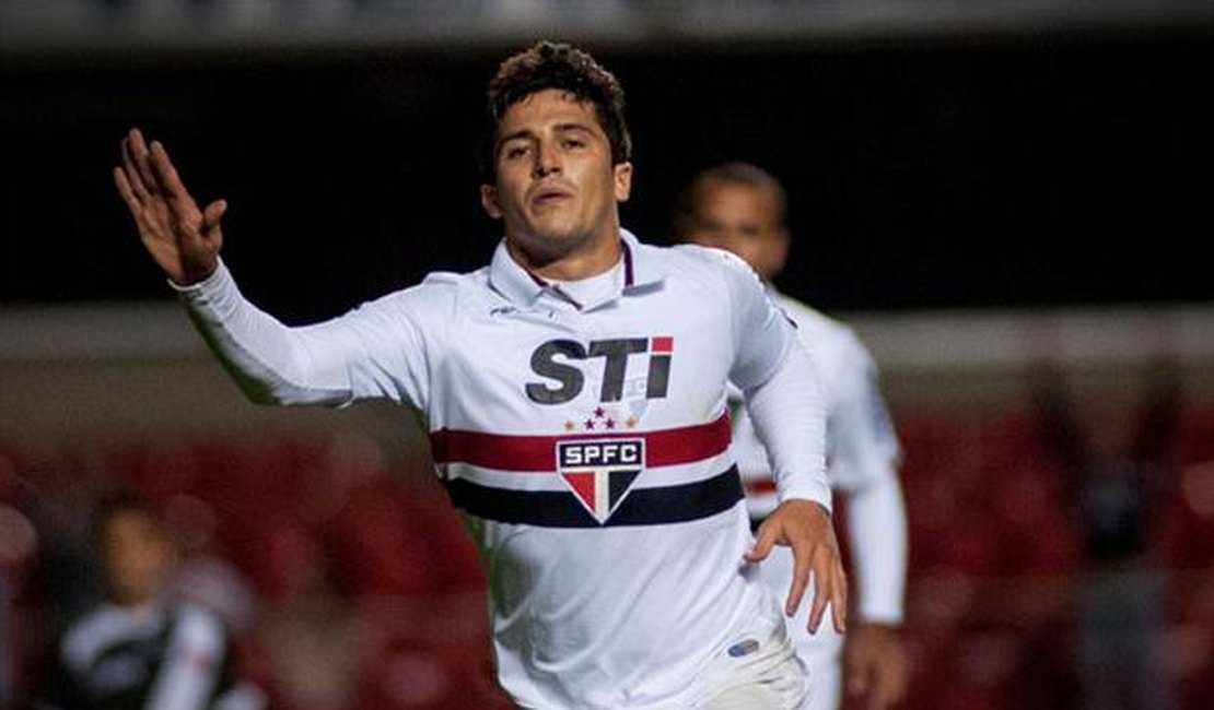 Luis Fabiano marca dois e São Paulo goleia o Vasco no Morumbi