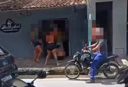Briga entre mulheres é registrada em frente a bar na Feirinha do Tabuleiro