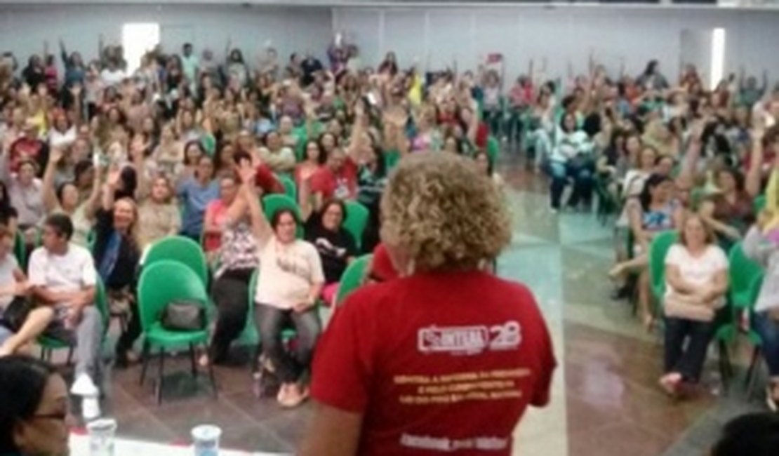 Com reajuste zero, professores da rede municipal de Maceió declaram greve