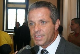 Prefeito de Viçosa é afastado do cargo por improbidade administrativa