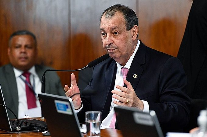Omar Aziz é eleito governador do Amazonas e derrota Maria do Carmo com mais de 60% dos votos